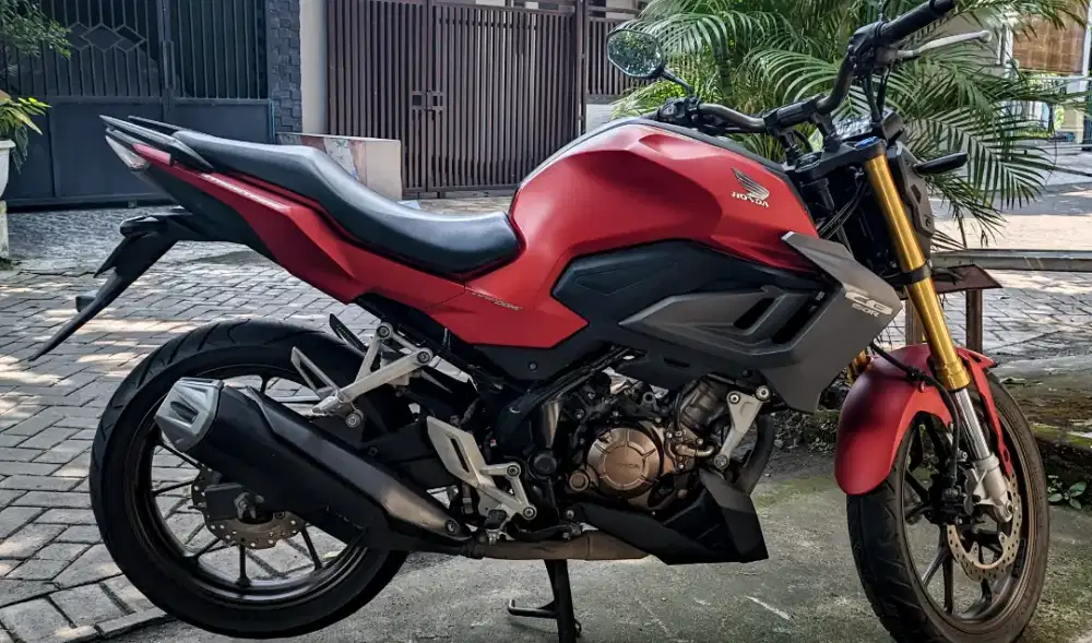 CB 150 R 2021 warna merah