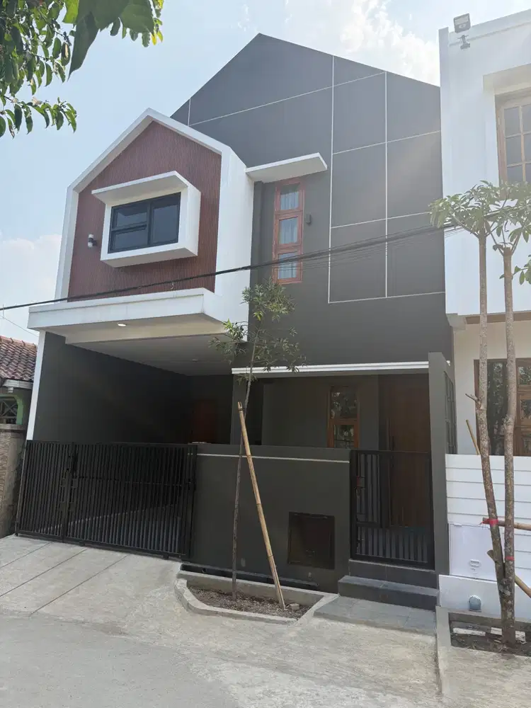 Disewakan rumah baru 2 lantai