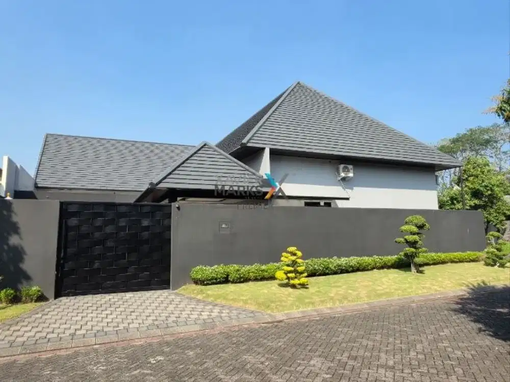 Dijual Rumah Hook Full Furnish Mewah di Araya Golf Malang