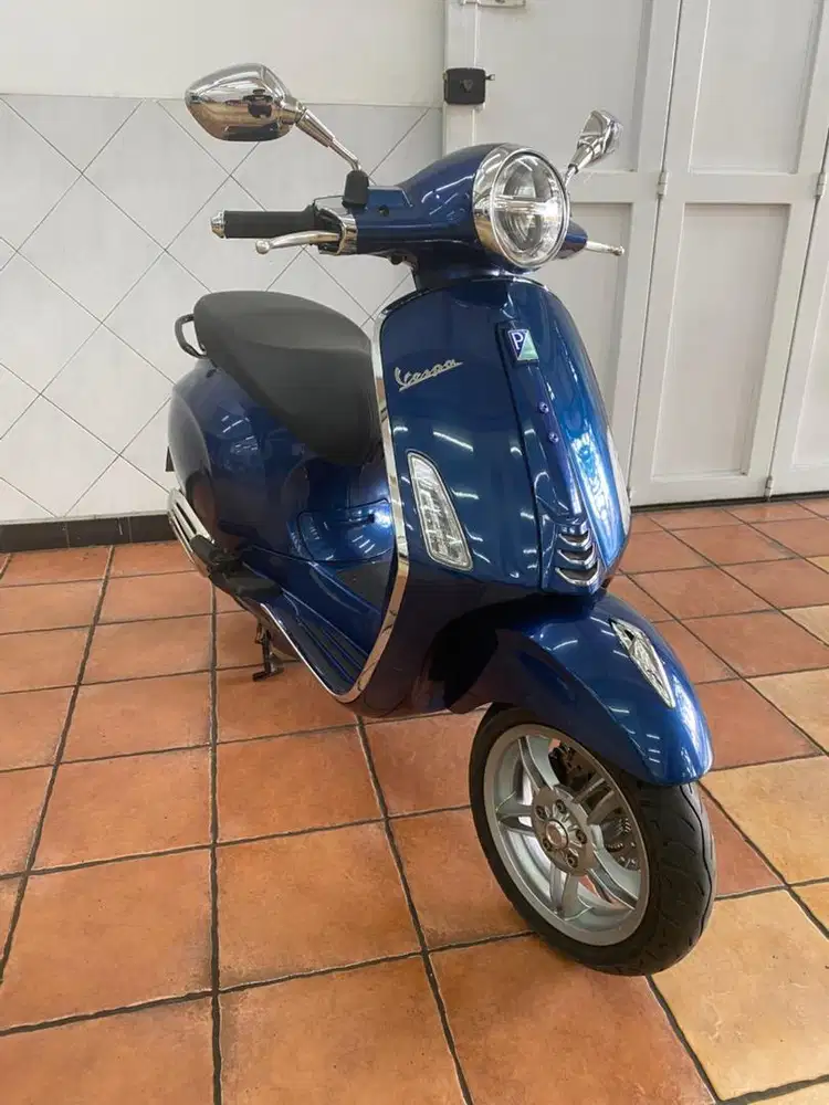 Vespa Primavera 2024 Biru ABS low KM