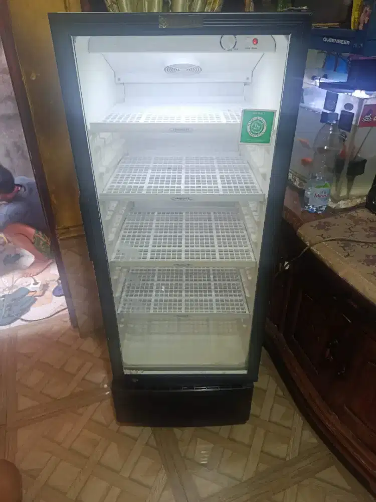 Showcase merek FRIGIGATE 4 RAK