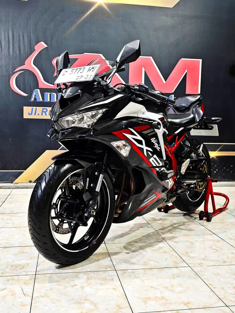 Kawasaki Ninja ZX25R ABS QS odo 2rb TH 2021