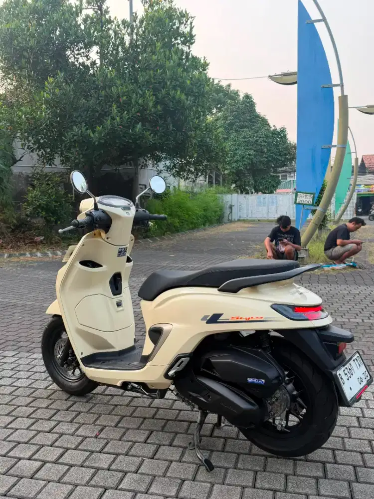 Honda staylo 160 thn 2025 KM 1RB perak