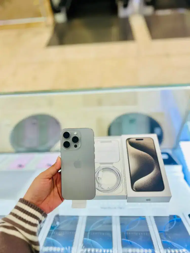iPhone 15 Pro 128GB warna Natural BH 83% ex iBox Resmi