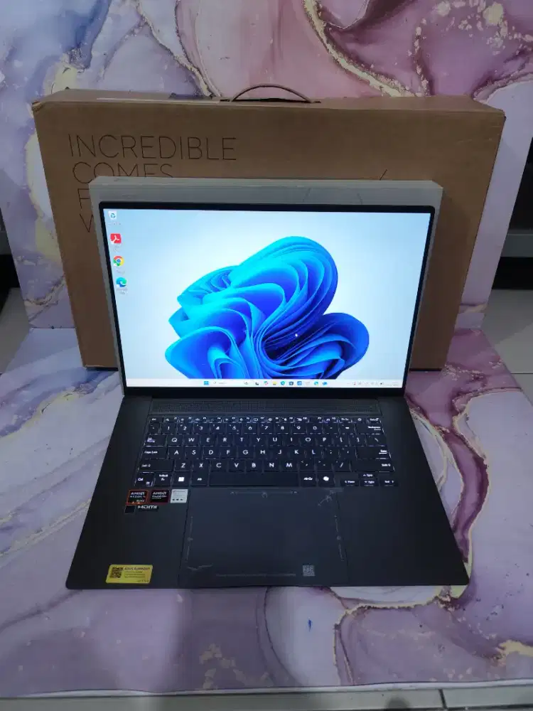 Asus zenbook s16 um5606w AMD Ryzen Al 9 HX 370 32/1tb SSD touchscreen