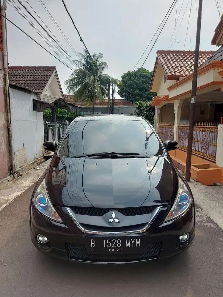 Mitsubishi Grandis 2009 Bensin