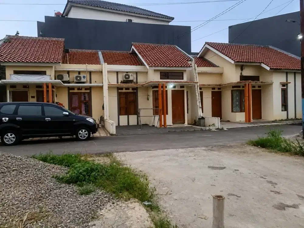 Rumah seken ciracas strategis dekat Lrt dan jaklinko