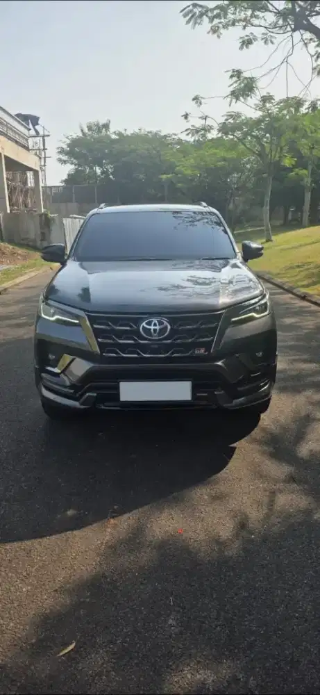 Jual Toyota Fortuner 2022 GR Sport 2.4 Diesel Grey Abu Abu