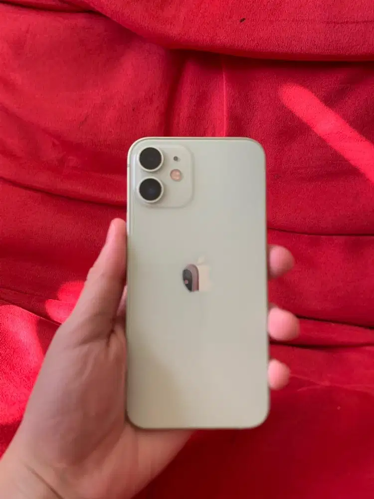 IPhone 12 white
