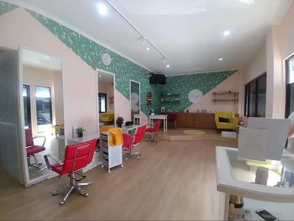 Dibutuhkan karyawati Salon