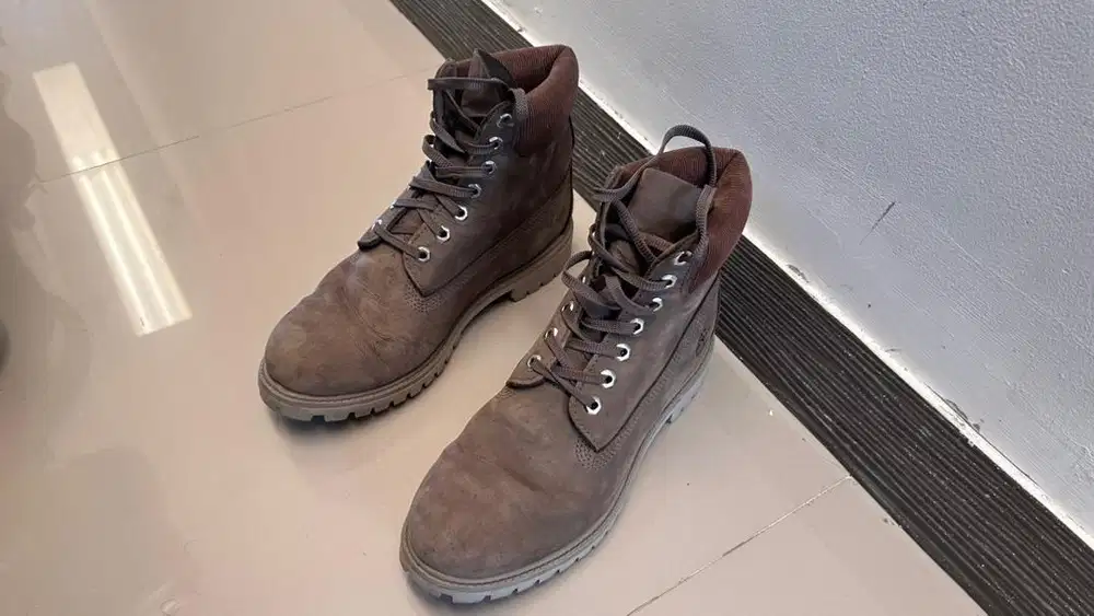 Sepatu Timberland 6 inch Boots  dark brown