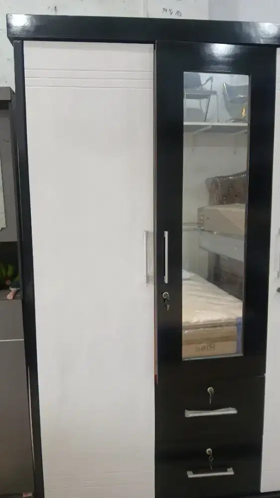 Jual set tempat tidur minimalis dan lemari 3 pintu masih Baru