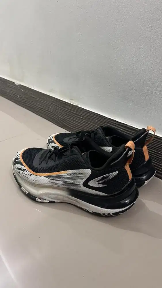 Sepatu 910 Nakami Swish