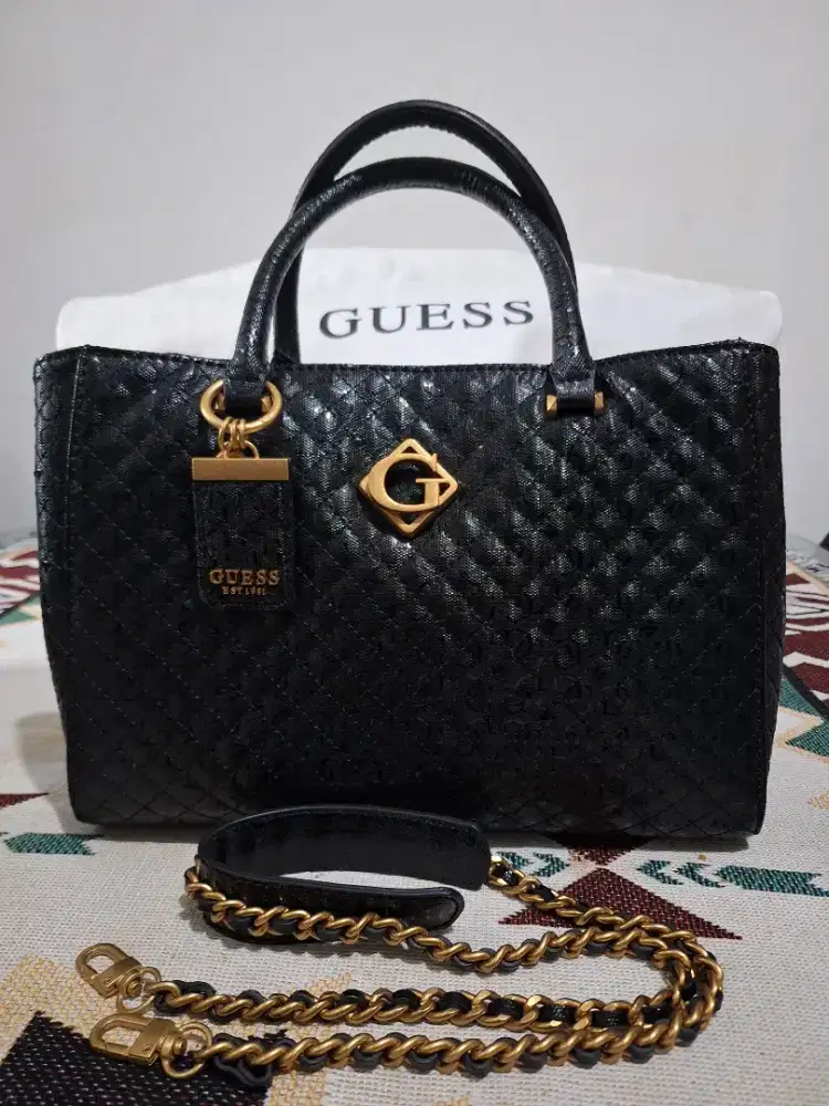 Guess Nerina Girlfriend Satchel