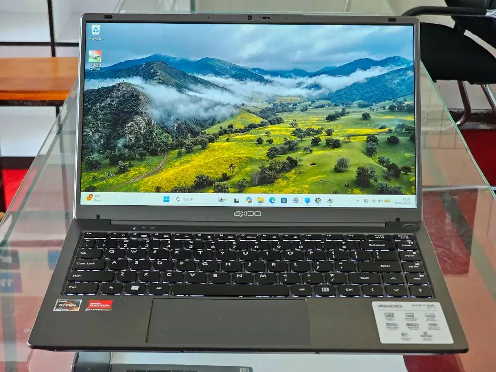 AXIOO HYPE 7 AMD X7-2 AMD Ryzen 7 5825U Ram 16 GB SSD 512 GB AMD