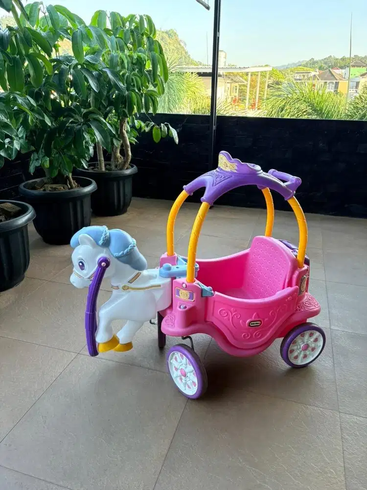 Kereta mainan anak