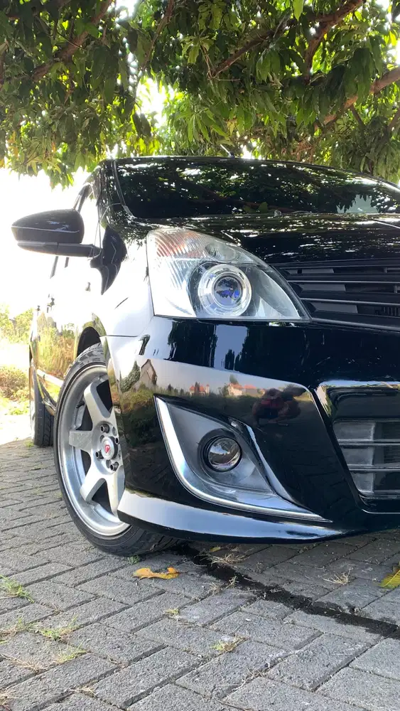 Dijual Nissan grand livina 1.5XV Matic Tahun 2013 MPV Barang simpanan