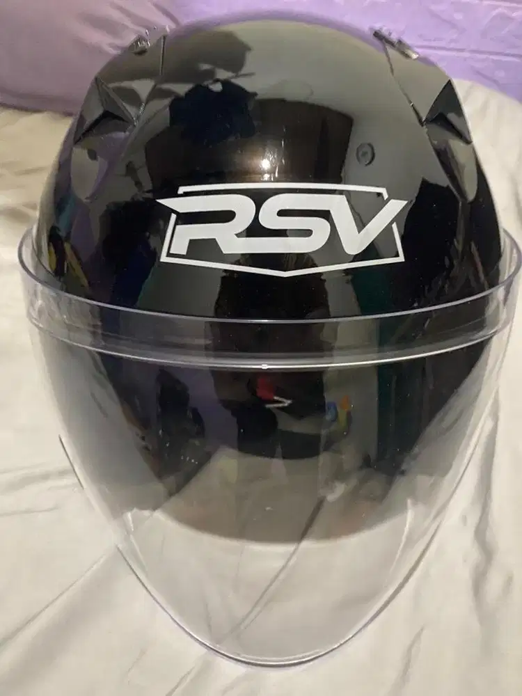 Di jual helm rsv hitam glossy size xxl baru