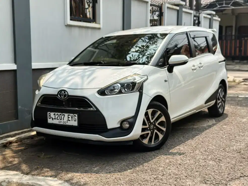 TOYOTA SIENTA V AT 2017