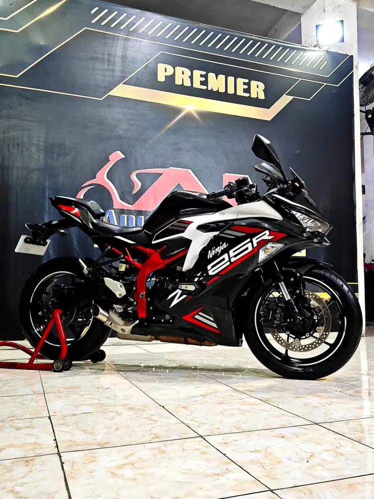 Kawasaki Ninja ZX25R ABS QS odo 2rb TH 2021 cakep maksimal