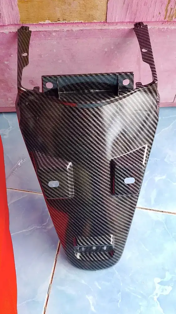 Spakbor belakang Scoopy karbon baru