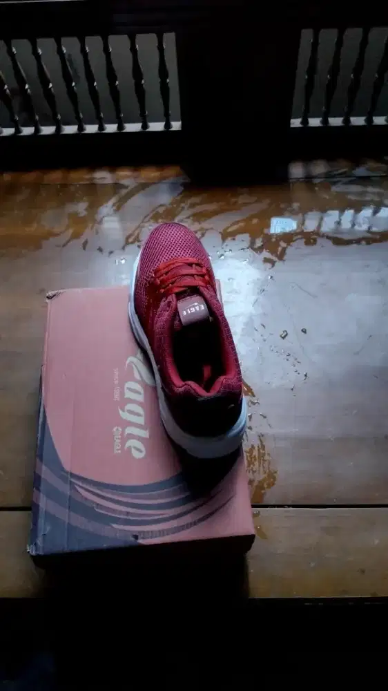 Sepatu EAGLE ukuran 40