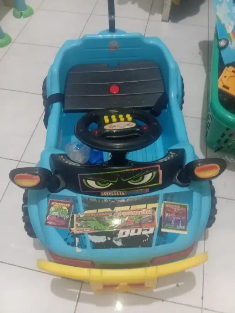 DIJUAL MOBIL DORONG ANAK