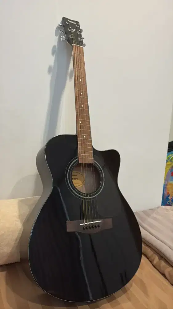 Gitar Akustik Yamaha FS100C