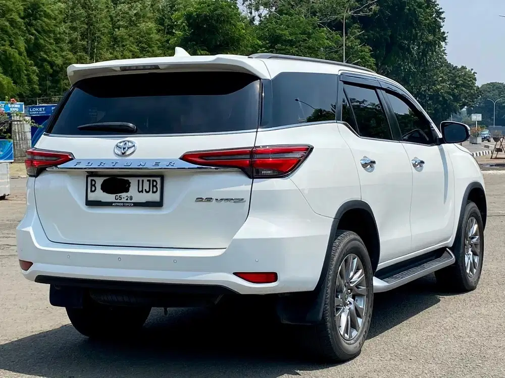 TOYOTA FORTUNER 2.8 VRZ PUTIH 2023