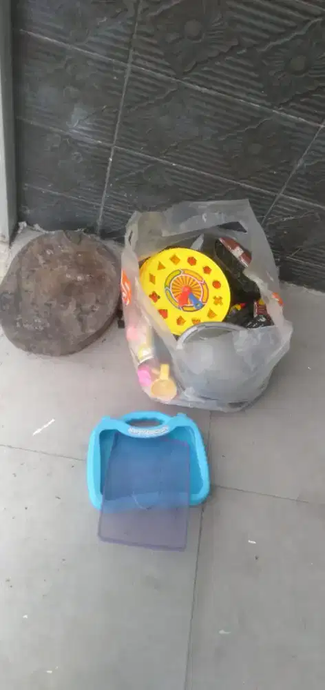 Laku di jual semua mainan anak untuk TK,SD   murah meriah 1 plastik