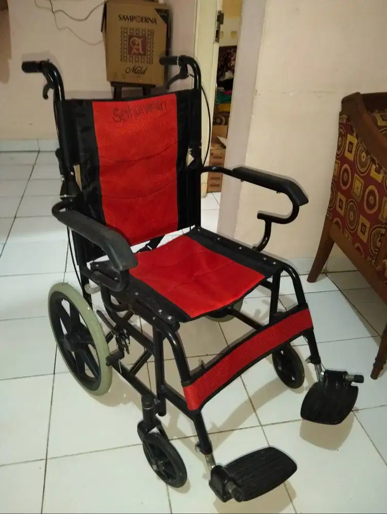 DIJUAL KURSI RODA (BISA DILIPAT)