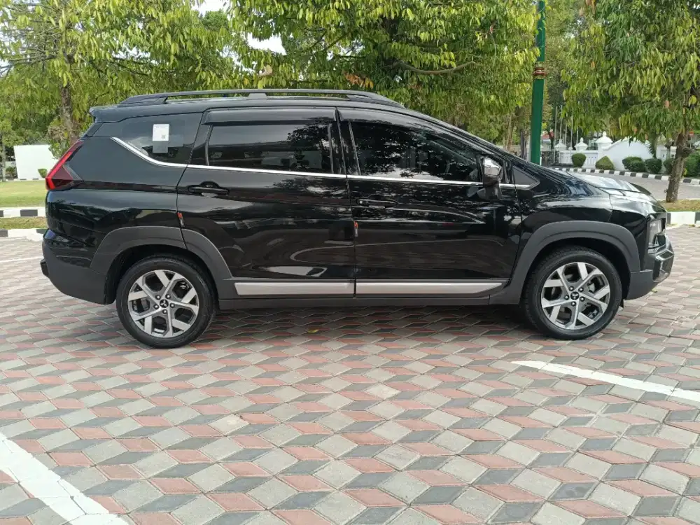 Xpander Cross Premium 2024 istimewa