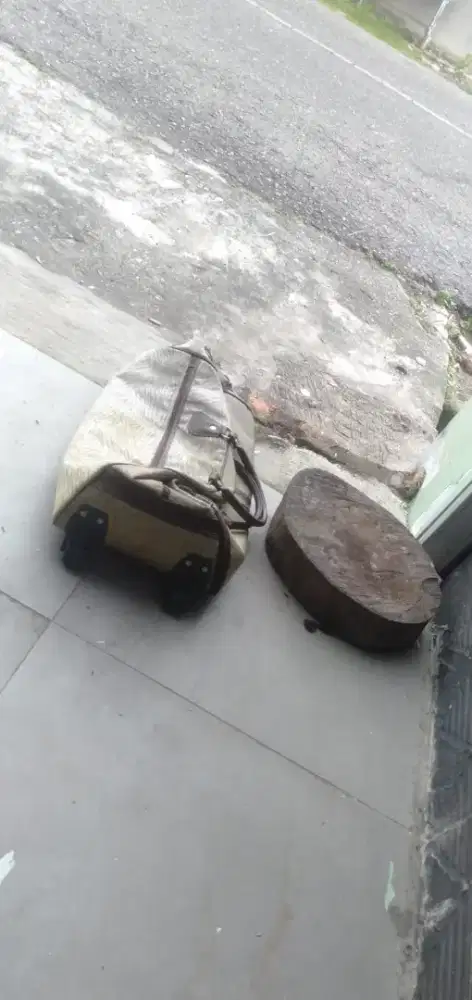 Di jual alat untuk ke Amana. Dan keselamatan. Semua barang bawaan