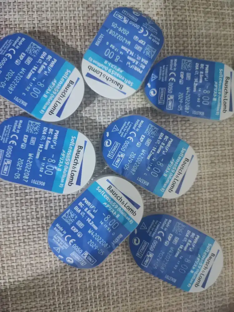 Softlense Bausch & Lomb minus 8.00 ( baru)