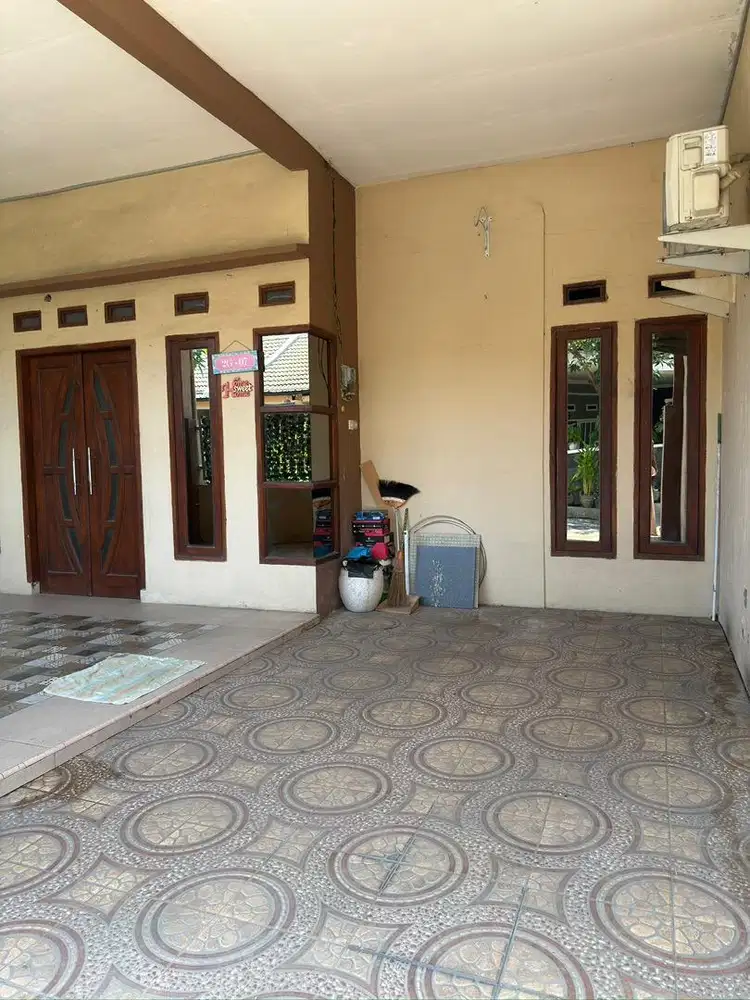 DiJual rumah Semi Furnished