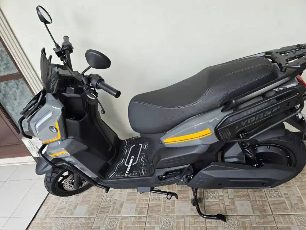 DIJUAL Indomobil eMotor Tyranno 2025 - Rinjani Grey - Like New! KM 500