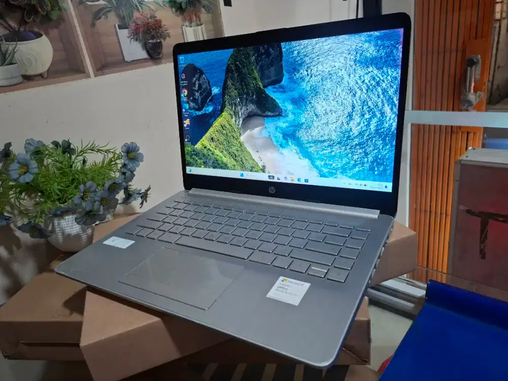 laptop Hp hp14s-cf20xxx intel core i3 gen10 ram 8 ssd 256 win11
