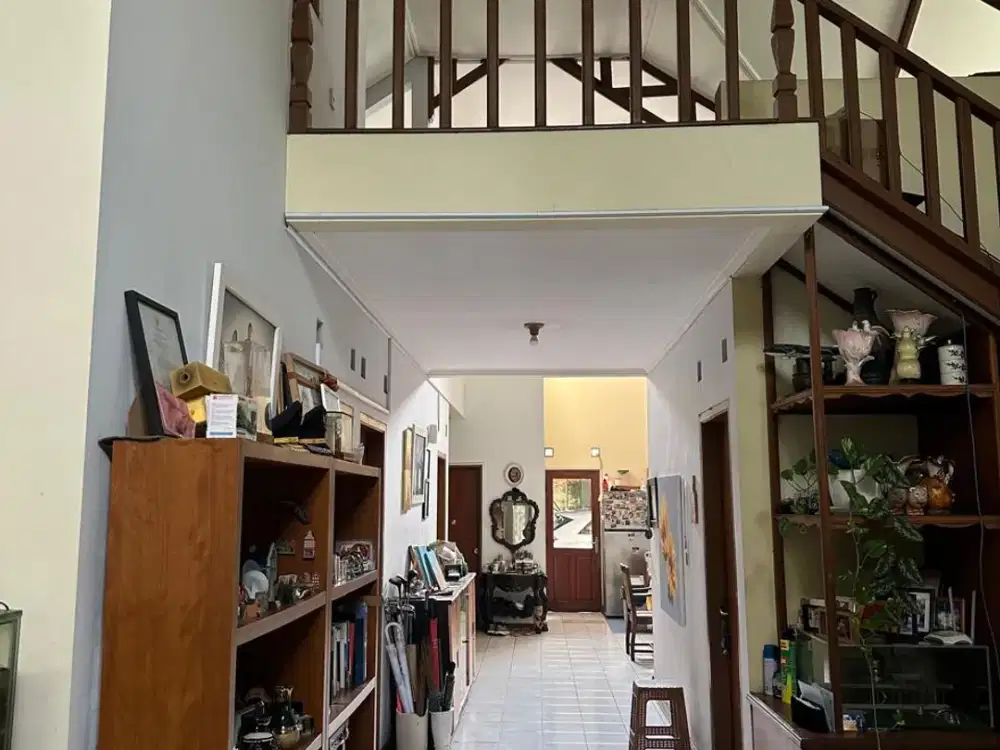 Dijual Rumah Luas Asri di Pusat Kota Sayap Sudirman Bandung