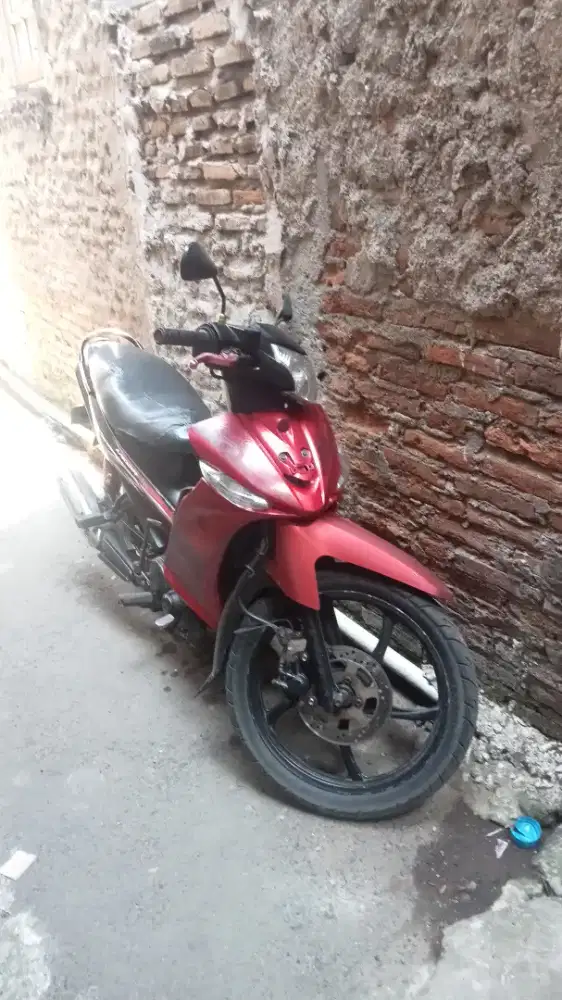 Vega ZR merah 2009