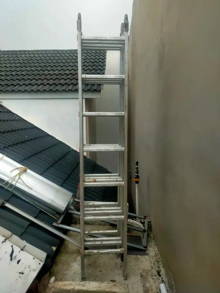 Tangga aluminium lipat 4