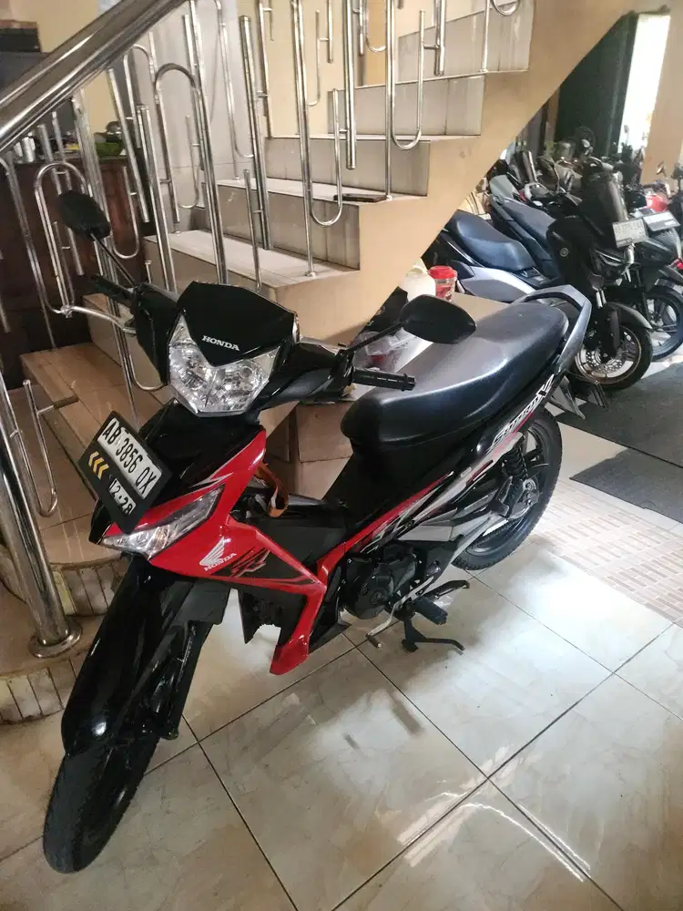 Supra 125 fi injeksi  hitam merah  2018  Gbm tunai/ lredit