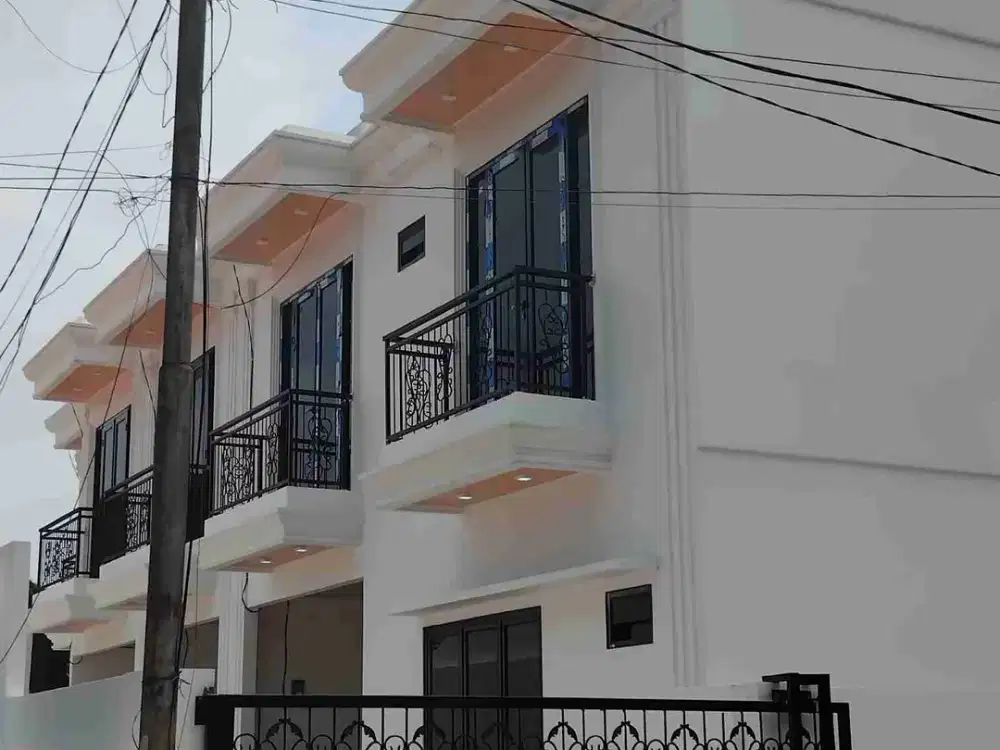 Rumah baru di jual 2 lantai SHM akses 2 mobil di Rawamangun Jakarta Timur