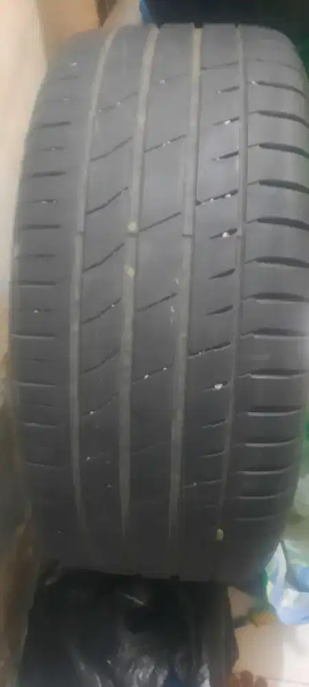 Di jual ban mobil Accelera