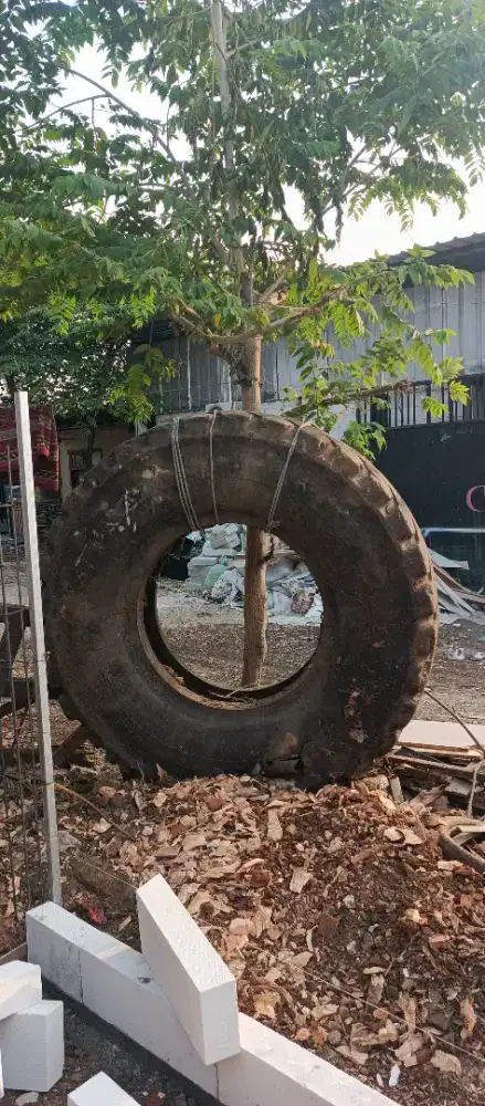 Ban Bekas alat berat atau truk