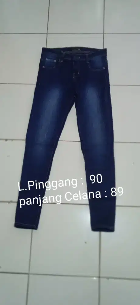 Celana panjang jeans