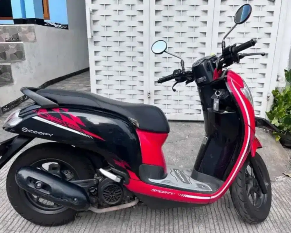 Honda Scoopy Donat CBS ISS 2018 Mulus Isi Lengkap