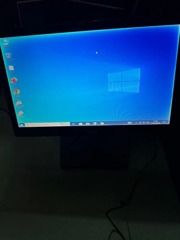 monitor LG 16 in wide kondisi normal.