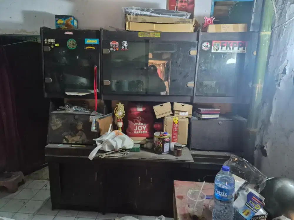 Lemari Jati Kayu