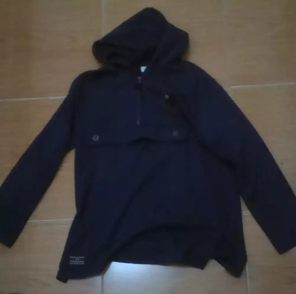 Di jual murah diborong 2 jaket hijau,hitam switter biru bekas