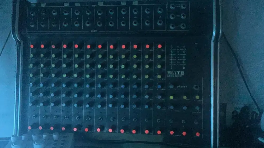 Mixer 12 channel